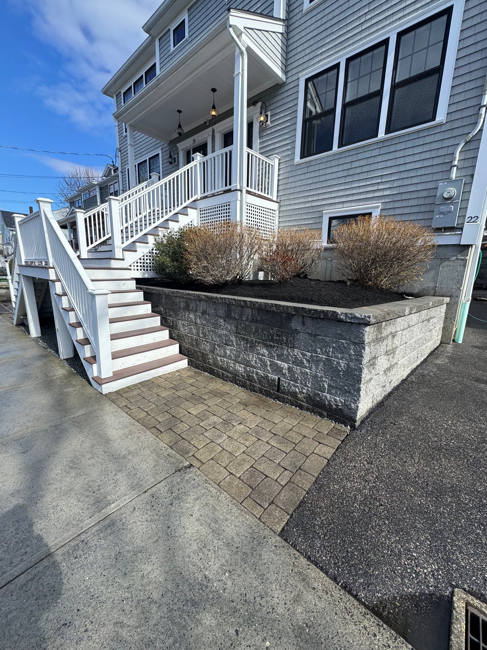 Gallery photos for Stunning Landscape Renovation with New Retaining Wall: Image #3